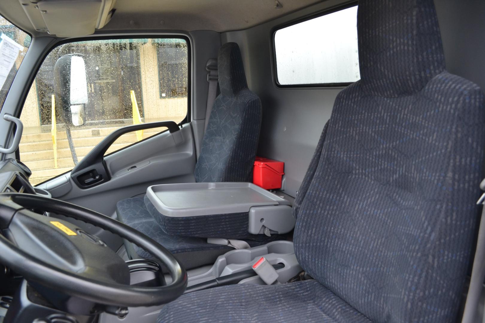 2019 WHITE HINO 155 with an JO5E-TP 5.1L 210HP TURBO CHARGED DIESEL engine, AISIN A465 6SPD AUTOMATIC transmission, located at 9172 North Fwy, Houston, TX, 77037, (713) 910-6868, 29.887470, -95.411903 - Photo#12